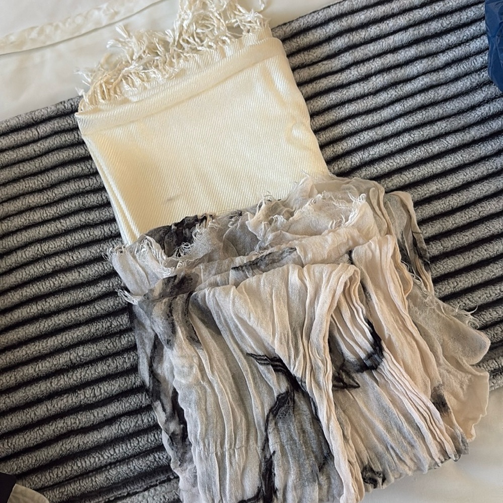 Like new scarves, light weight